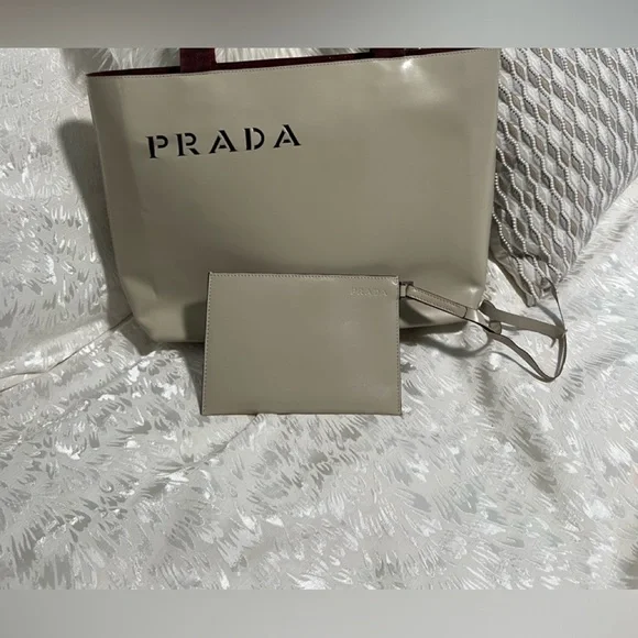 Authentic VINTAGE Prada Vitello Shopping Tote and Pouch - Picture 2 of 8